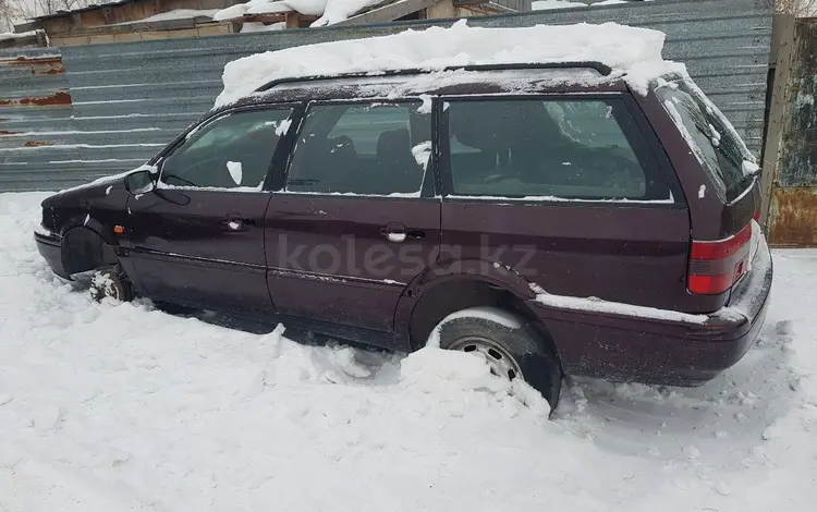 Volkswagen Passat 1994 годаfor800 000 тг. в Астана