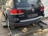 Volkswagen Touareg 2005 года за 10 000 тг. в Сатпаев – фото 2