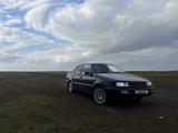 Volkswagen Passat 1994 годаfor1 800 000 тг. в Караганда – фото 2