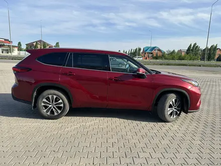 Toyota Highlander 2022 года за 22 999 998 тг. в Атырау – фото 3