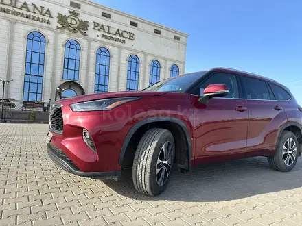 Toyota Highlander 2022 года за 22 999 998 тг. в Атырау – фото 2