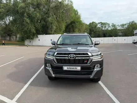 Toyota Land Cruiser 2021 года за 45 500 000 тг. в Алматы