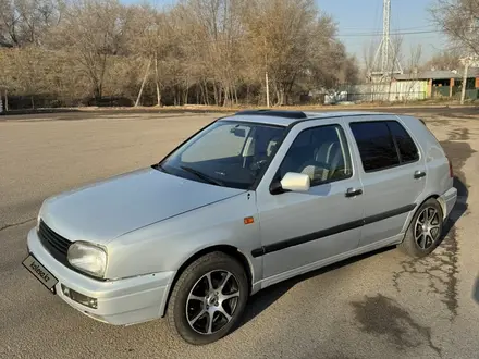 Volkswagen Golf 1995 года за 1 750 000 тг. в Алматы