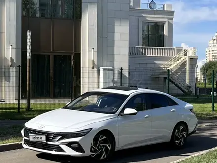 Hyundai Elantra 2023 года за 8 390 000 тг. в Астана – фото 2