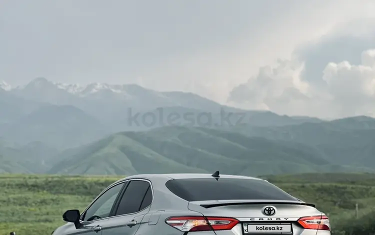 Toyota Camry 2020 года за 11 000 000 тг. в Алматы