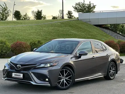 Toyota Camry 2023 года за 14 200 000 тг. в Астана – фото 4