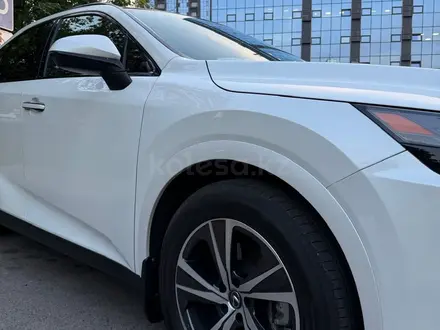 Lexus RX 350 2023 года за 31 900 000 тг. в Алматы – фото 4