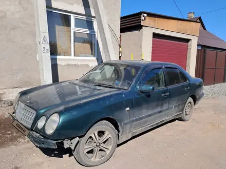 Mercedes-Benz E 230 1998 года за 1 200 000 тг. в Караганда – фото 2