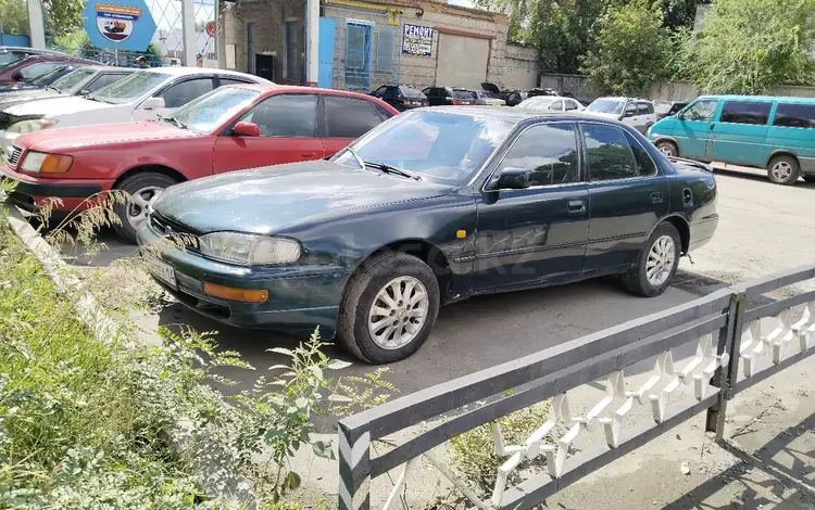 Toyota Camry 1993 годаfor750 000 тг. в Павлодар