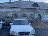 Mercedes-Benz S 320 2000 года за 1 200 000 тг. в Шахтинск