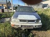 Volkswagen Golf 1995 года за 236 000 тг. в Астана