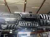 Решётка на бампер Toyota Lexus за 8 000 тг. в Алматы
