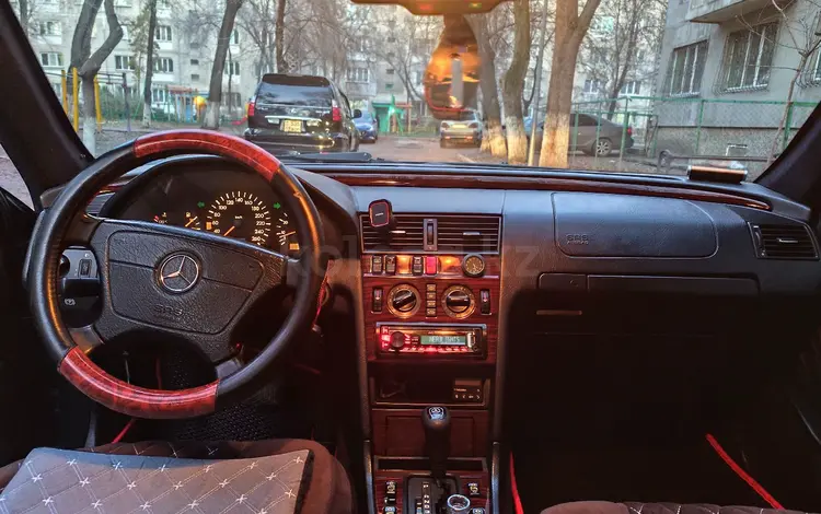 Mercedes-Benz C 280 1995 года за 2 850 000 тг. в Алматы