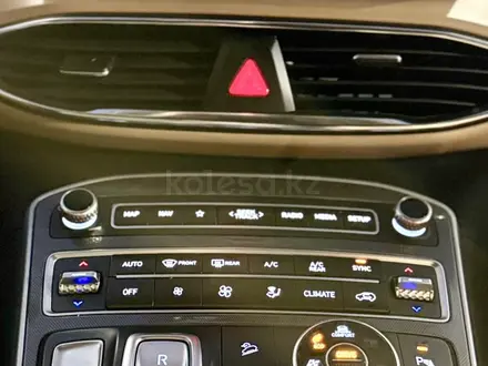 Hyundai Santa Fe 2022 года за 15 000 000 тг. в Актобе – фото 16