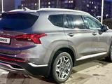 Hyundai Santa Fe 2022 годаүшін15 000 000 тг. в Актобе – фото 3