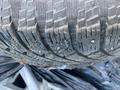 Комплект дисков с зимней резиной от toyota land cruiser 200 за 200 000 тг. в Астана – фото 7