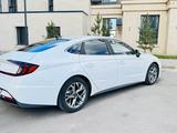Hyundai Sonata 2021 годаүшін9 800 000 тг. в Караганда – фото 2