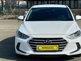 Hyundai Elantra 2018 года за 7 400 000 тг. в Уральск