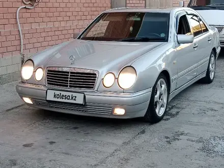 Mercedes-Benz E 240 1997 года за 2 600 000 тг. в Кызылорда – фото 2