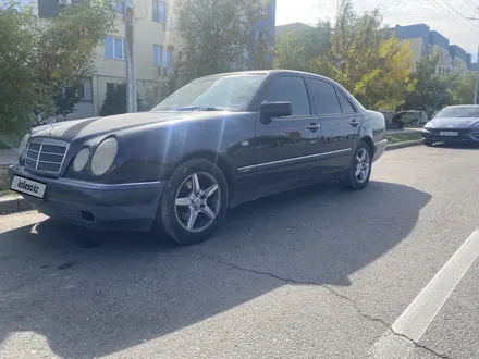 Mercedes-Benz E 280 1997 года за 1 800 000 тг. в Алматы – фото 4
