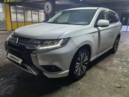 Mitsubishi Outlander 2022 года за 10 100 000 тг. в Астана – фото 2