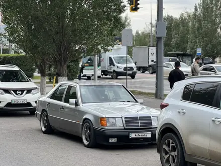 Mercedes-Benz E 230 1992 года за 2 400 000 тг. в Астана – фото 4