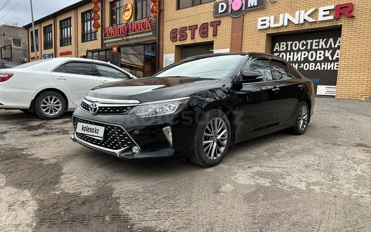 Toyota Camry 2017 годаүшін13 350 000 тг. в Караганда