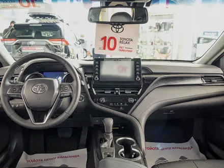 Toyota Camry Prestige 2023 года за 17 400 000 тг. в Костанай – фото 13