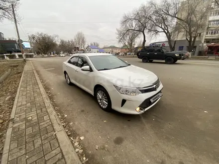 Toyota Camry 2015 года за 14 000 000 тг. в Уральск – фото 4