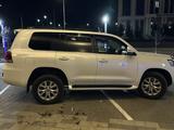 Toyota Land Cruiser 2016 года за 27 500 000 тг. в Актобе – фото 3