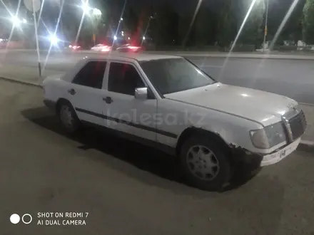 Mercedes-Benz E 230 1988 года за 350 000 тг. в Астана