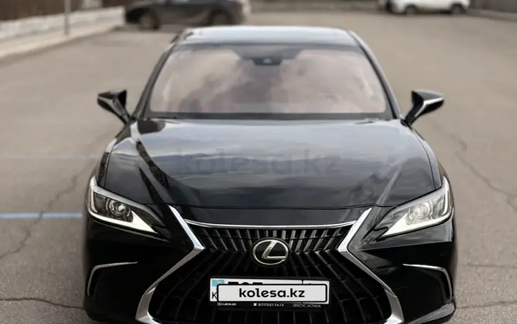 Lexus ES 250 2021 года за 21 000 000 тг. в Алматы