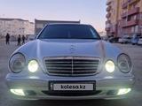 Mercedes-Benz E 320 2001 года за 5 800 000 тг. в Жанаозен