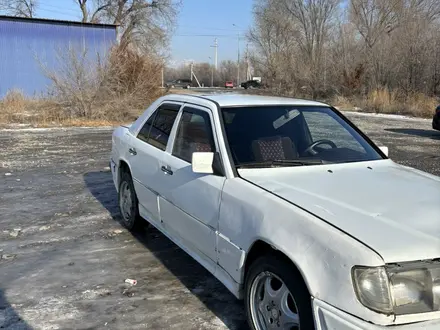 Mercedes-Benz E 230 1988 года за 1 100 000 тг. в Жаркент