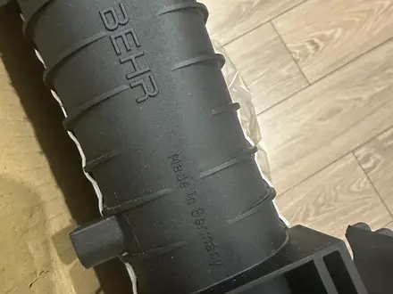 Новый радиатор BEHR Hella на W220 за 100 000 тг. в Астана – фото 4