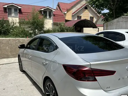 Hyundai Elantra 2019 года за 8 500 000 тг. в Шымкент – фото 7