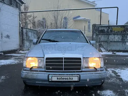 Mercedes-Benz E 320 1990 года за 4 500 000 тг. в Алматы – фото 2