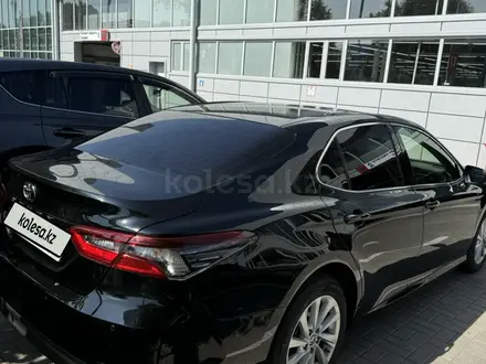 Toyota Camry 2023 года за 17 999 999 тг. в Алматы – фото 3