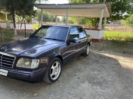 Mercedes-Benz E 220 1993 года за 2 500 000 тг. в Туркестан – фото 4