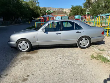 Mercedes-Benz E 280 1998 года за 4 200 000 тг. в Кызылорда – фото 2