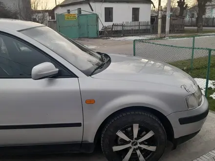 Volkswagen Passat 1997 года за 1 900 000 тг. в Тараз – фото 2