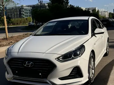 Hyundai Sonata 2018 года за 6 500 000 тг. в Астана