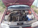 Volkswagen Golf 1994 года за 900 000 тг. в Жезкент