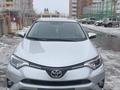 Toyota RAV4 2016 года за 12 400 000 тг. в Астана – фото 2