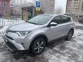 Toyota RAV4 2016 года за 12 400 000 тг. в Астана – фото 3