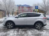 Toyota RAV4 2016 года за 12 800 000 тг. в Астана – фото 4