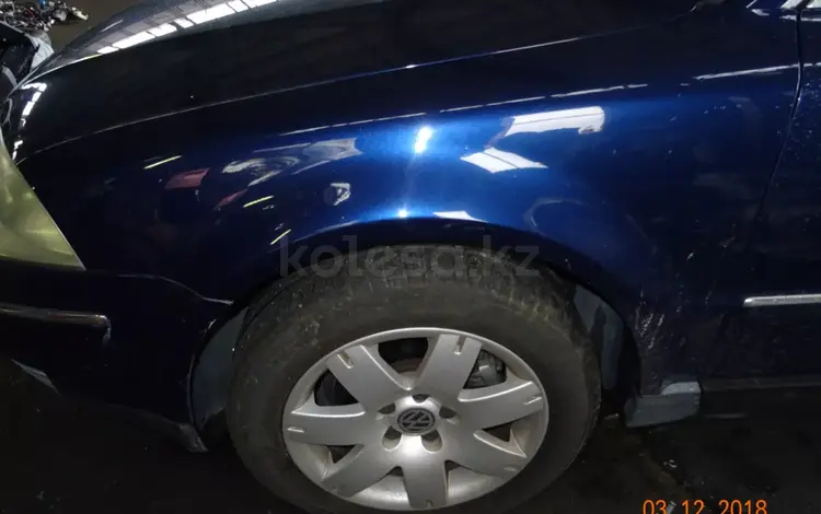 Крыло переднее левое Volkswagen Passat B5 + за 35 000 тг. в Усть-Каменогорск