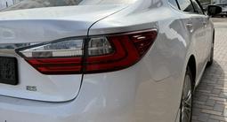 Lexus ES 250 2016 годаүшін13 300 000 тг. в Алматы – фото 3