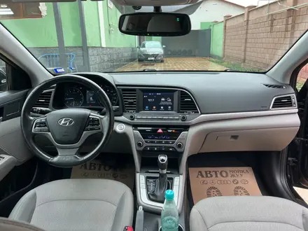 Hyundai Elantra 2018 года за 7 600 000 тг. в Шымкент – фото 8