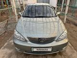Toyota Camry 2005 года за 4 800 000 тг. в Туркестан – фото 2